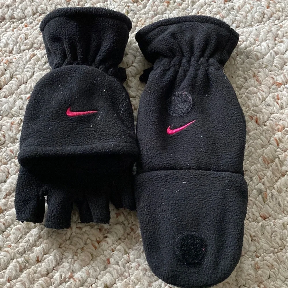 Nike kids gloves/mittens